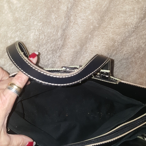 Etienne Aigner Large Purse - Picture 5 of 11